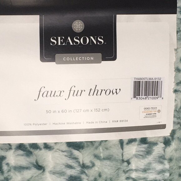 Faux Fur Green White Plush Throw Blanket 50" X 60" Cozy Winter - Picture 10 of 10